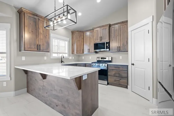 $585,000 | 1649 Palm Spgs Drive, Idaho Falls, ID 83404