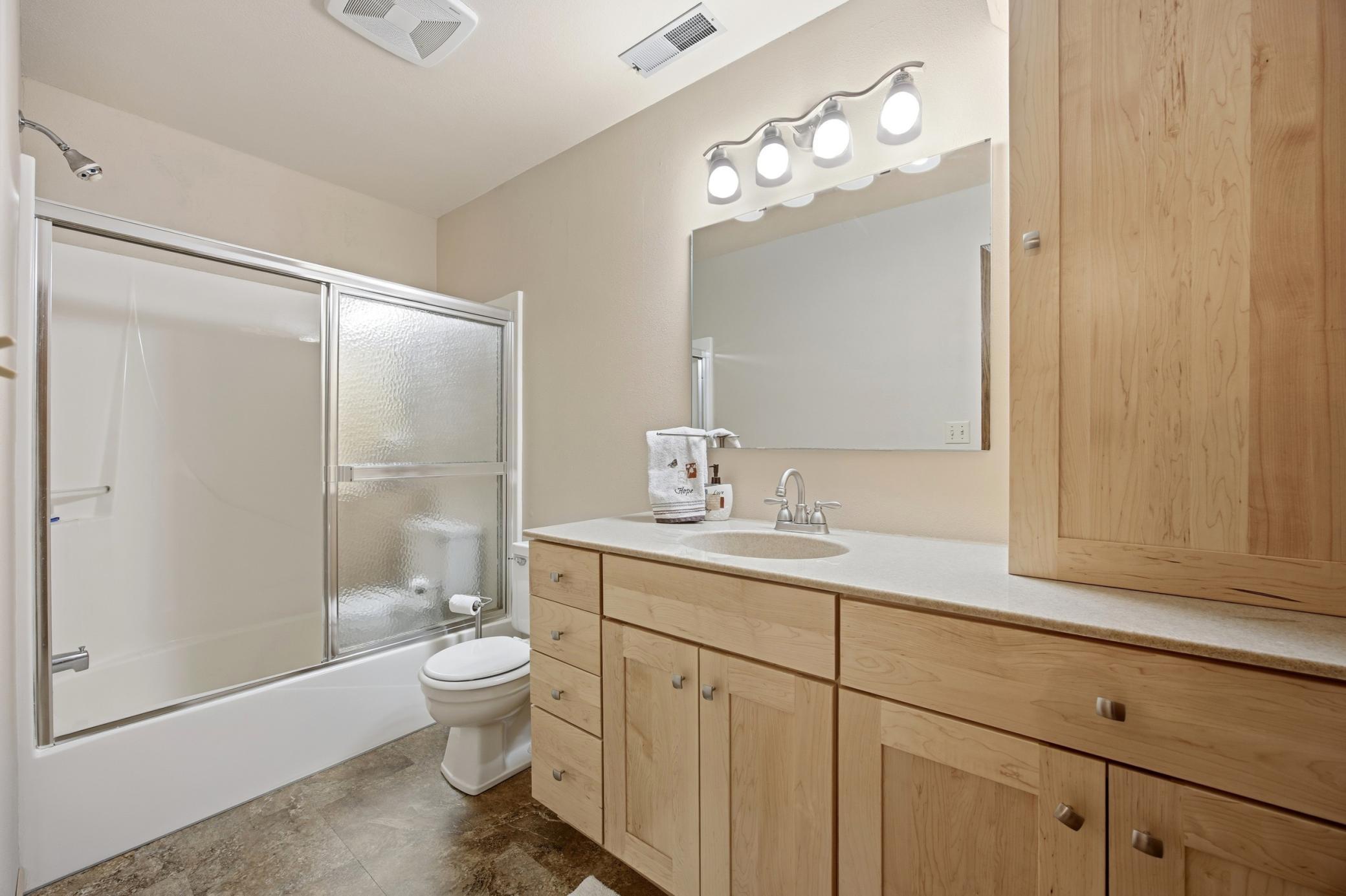 326 10th Avenue South, Unit 2 Fargo, ND 58103 - Photo 25 of 35