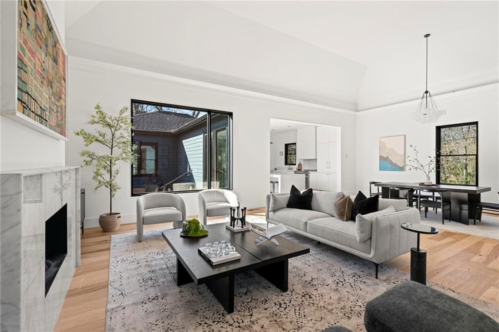 1062 Peeples Street Southwest Atlanta, GA 30310 - Photo 3 of 45