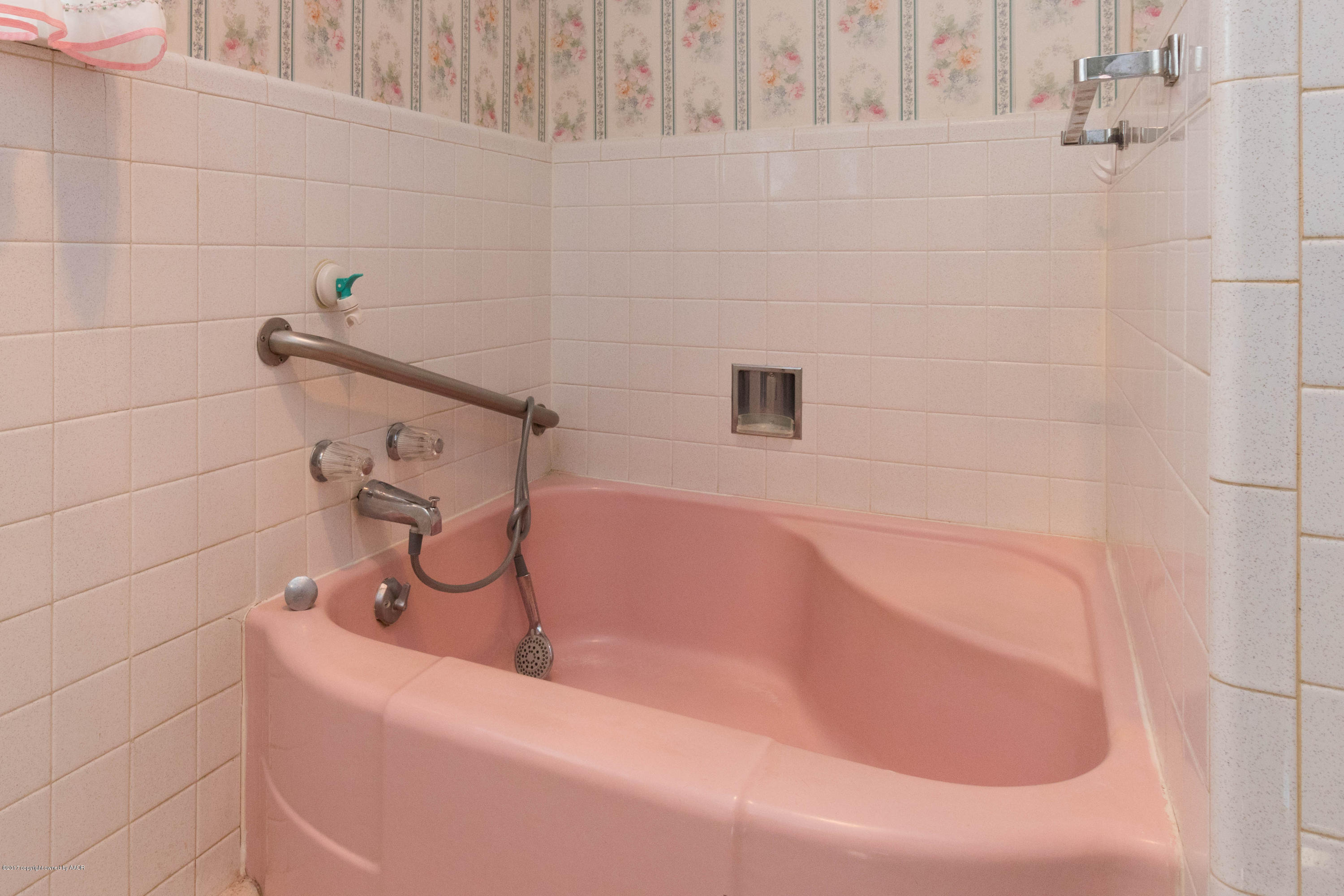 4223 Arden Road Amarillo, TX 79110 - Photo 26 of 39 Bathroom 2