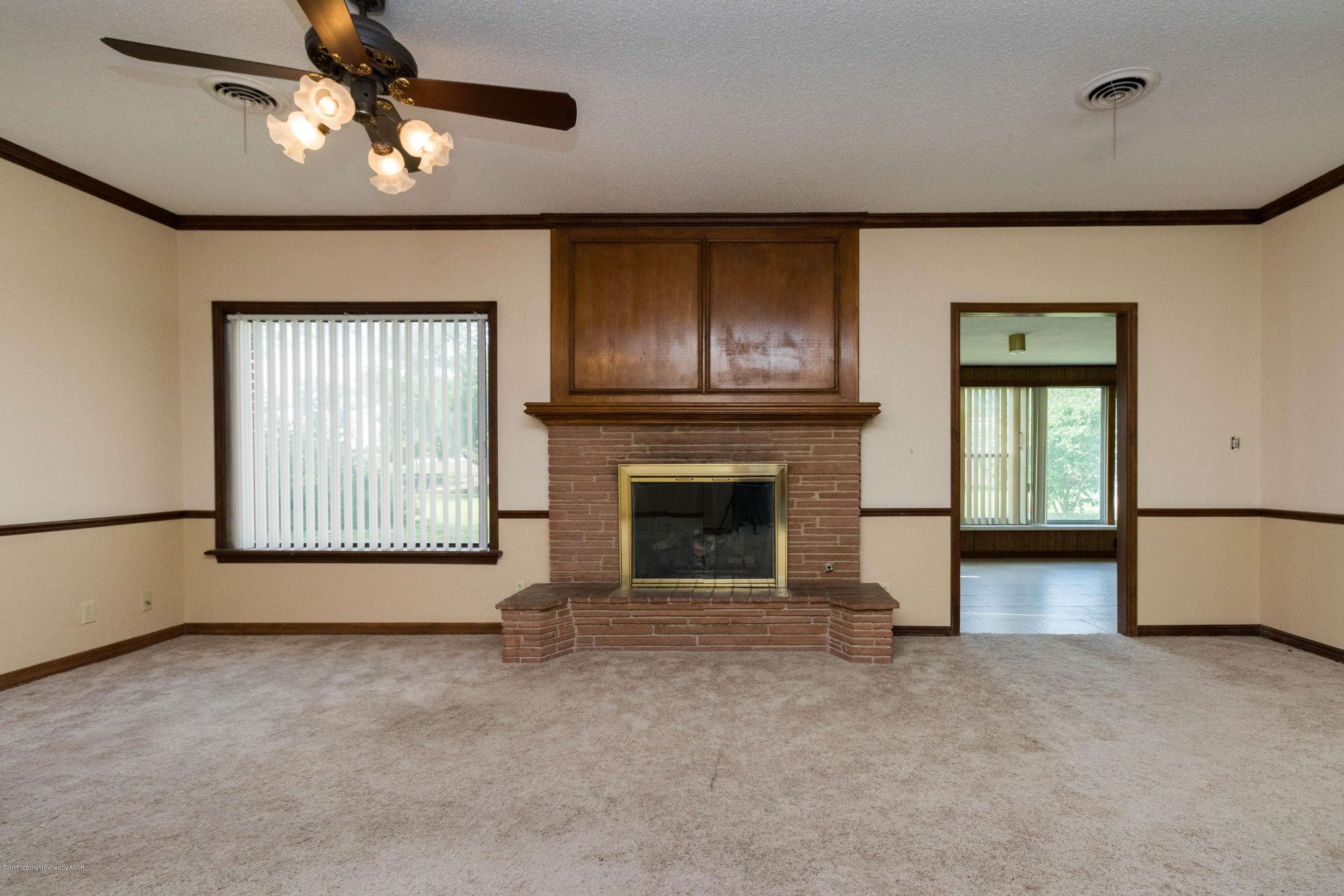 4223 Arden Road Amarillo, TX 79110 - Photo 6 of 39 Living Room