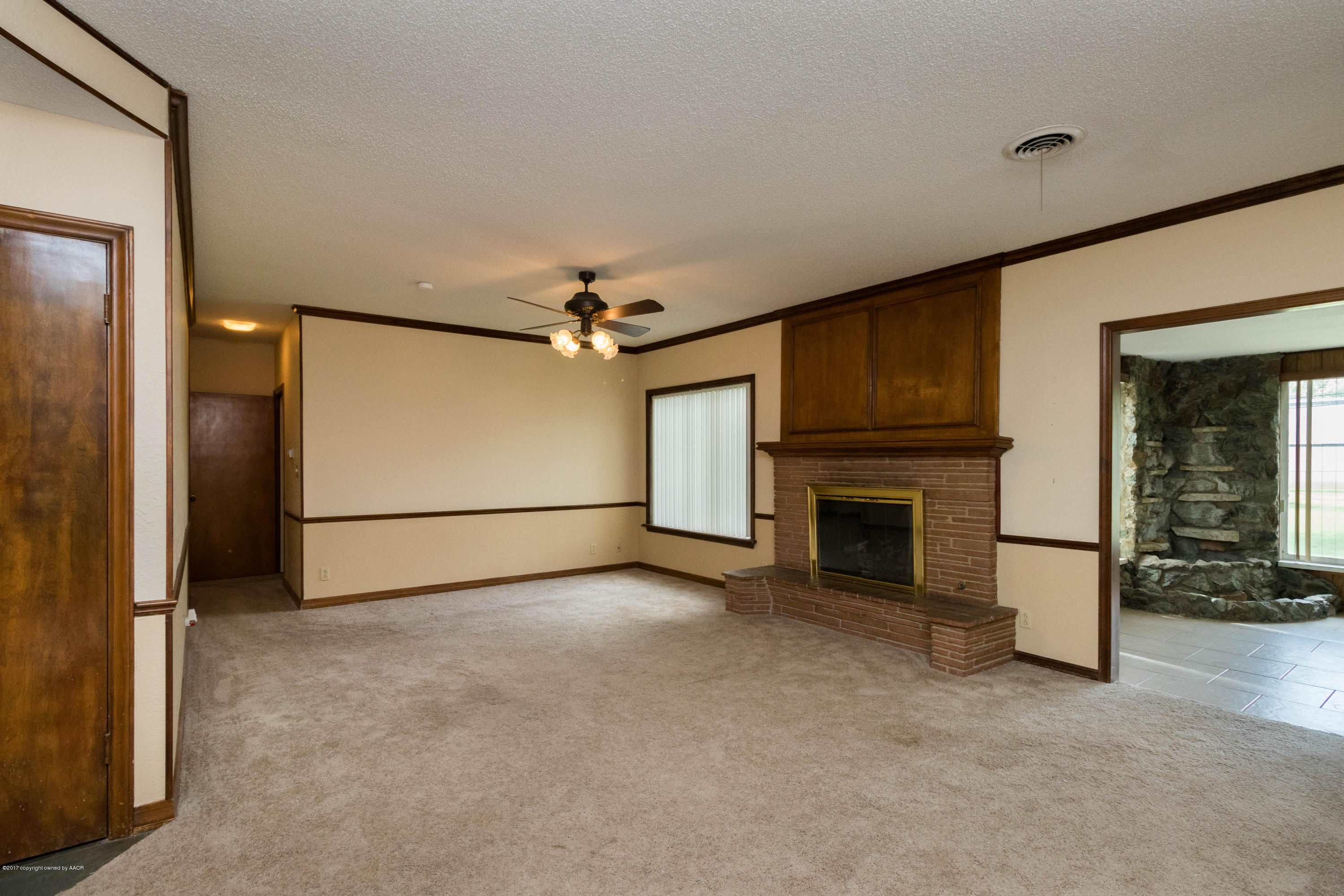 4223 Arden Road Amarillo, TX 79110 - Photo 8 of 39 Living Room