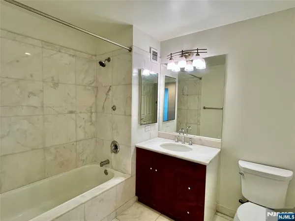 $2,650 | 3112 City Place, Unit 3112, Edgewater, NJ 07020
