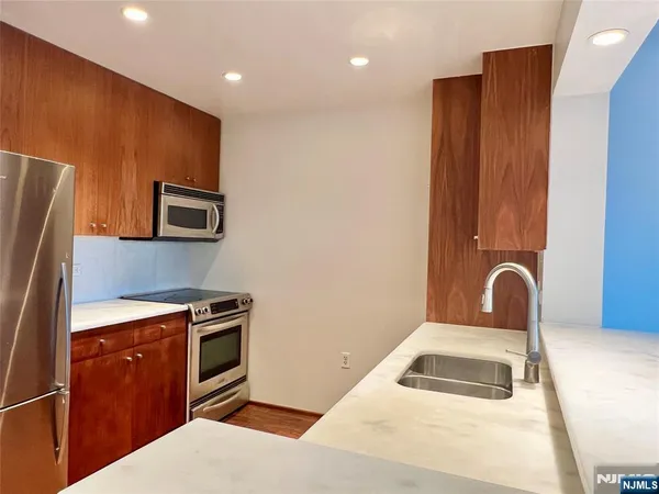 $2,650 | 3112 City Place, Unit 3112, Edgewater, NJ 07020
