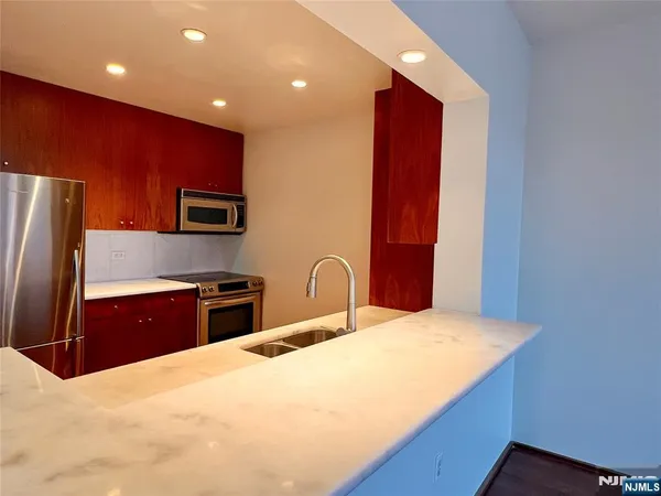 $2,650 | 3112 City Place, Unit 3112, Edgewater, NJ 07020