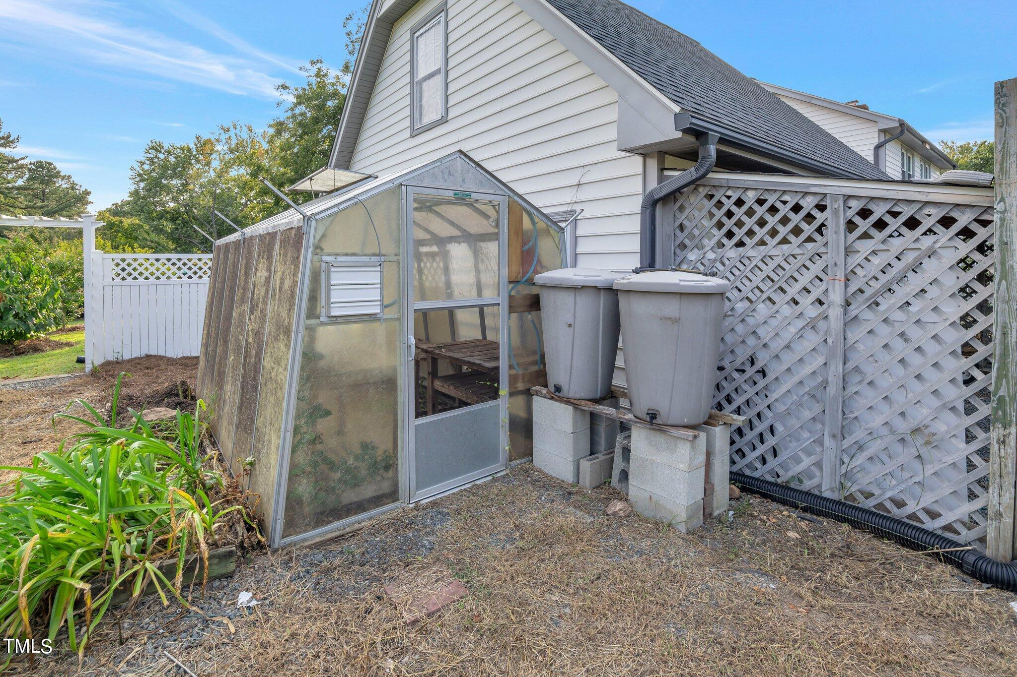 8100 N Creek Raleigh, NC 27613 - Photo 10 of 32 Greenhouse
