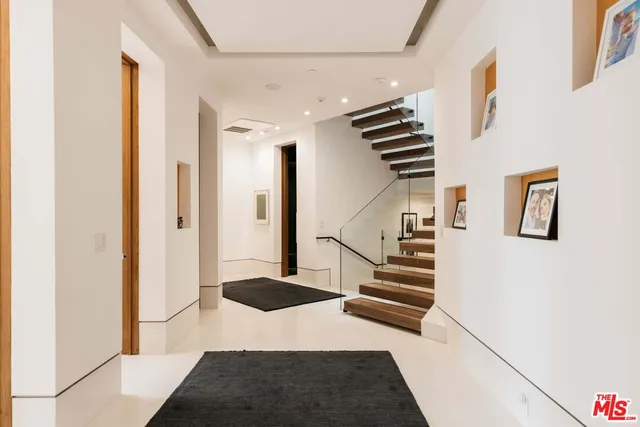 $8,495,000 | 17335 Tramonto Drive, Pacific Palisades, CA 90272