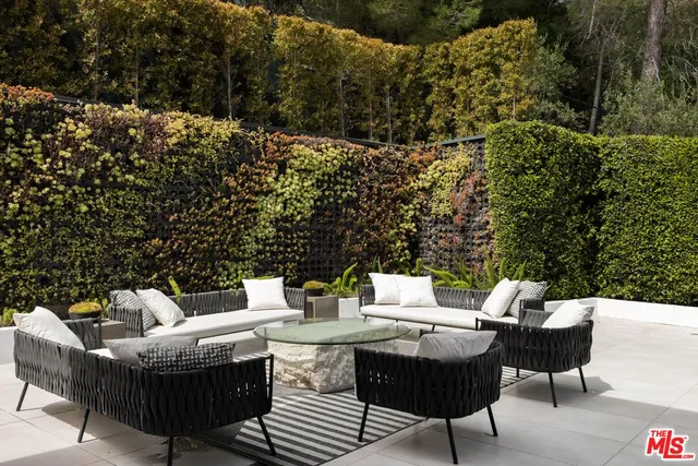 $8,495,000 | 17335 Tramonto Drive, Pacific Palisades, CA 90272