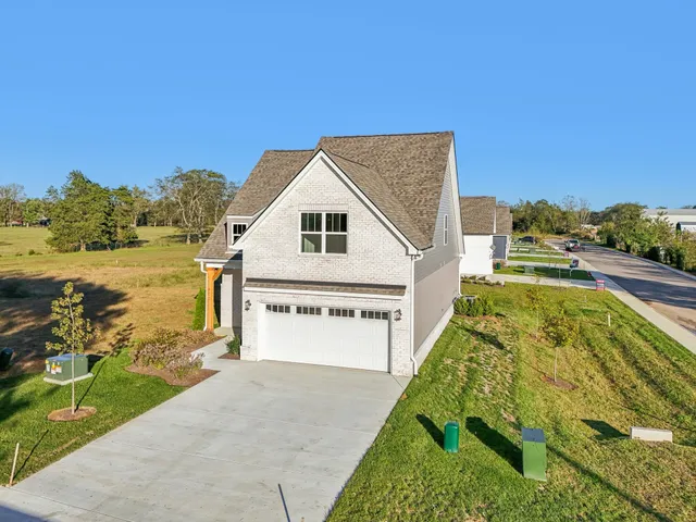 $399,900 | 402 Maggie Court, Chapel Hill, TN 37034