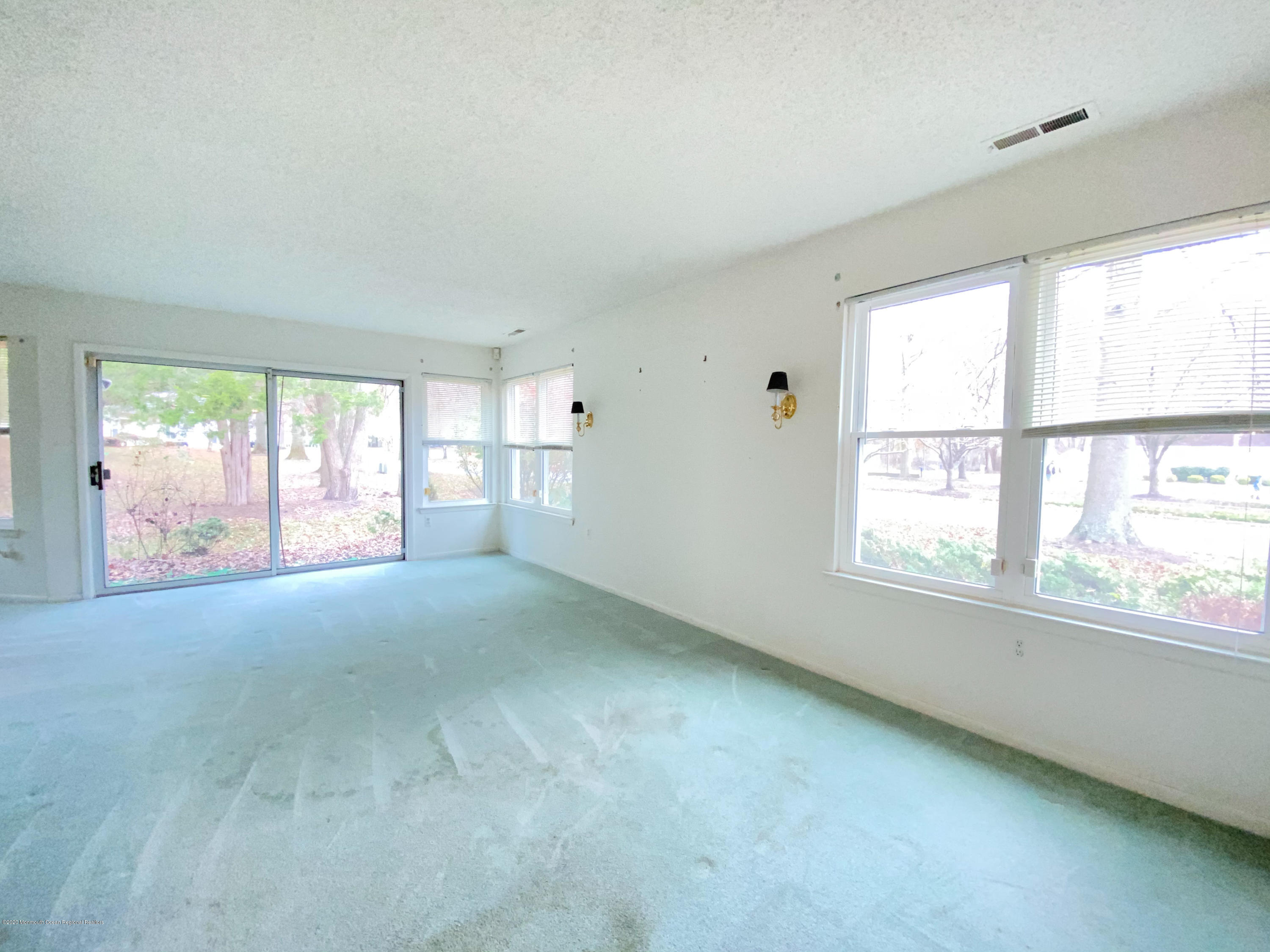 238 Ravenswood Road Englishtown, NJ 07726 - Photo 4 of 19 Living Room2