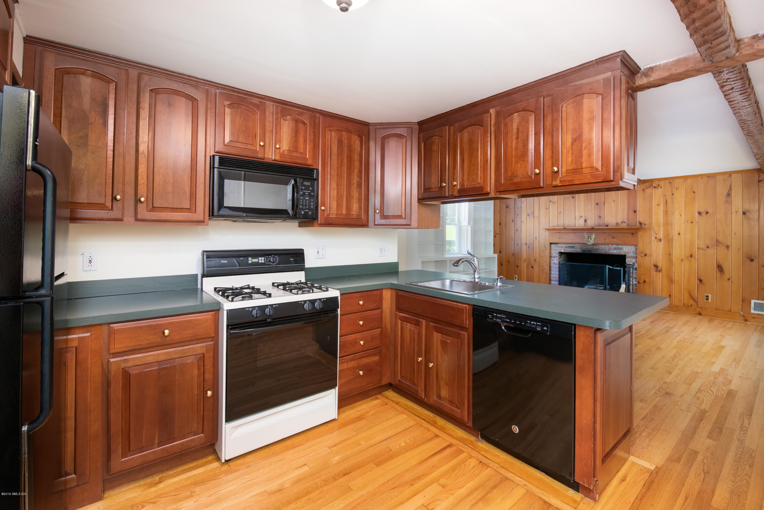 14 Brookridge Drive Greenwich, CT 06830 - Photo 6 of 15 14 Brookridge Cottage_NBB8470-Edit