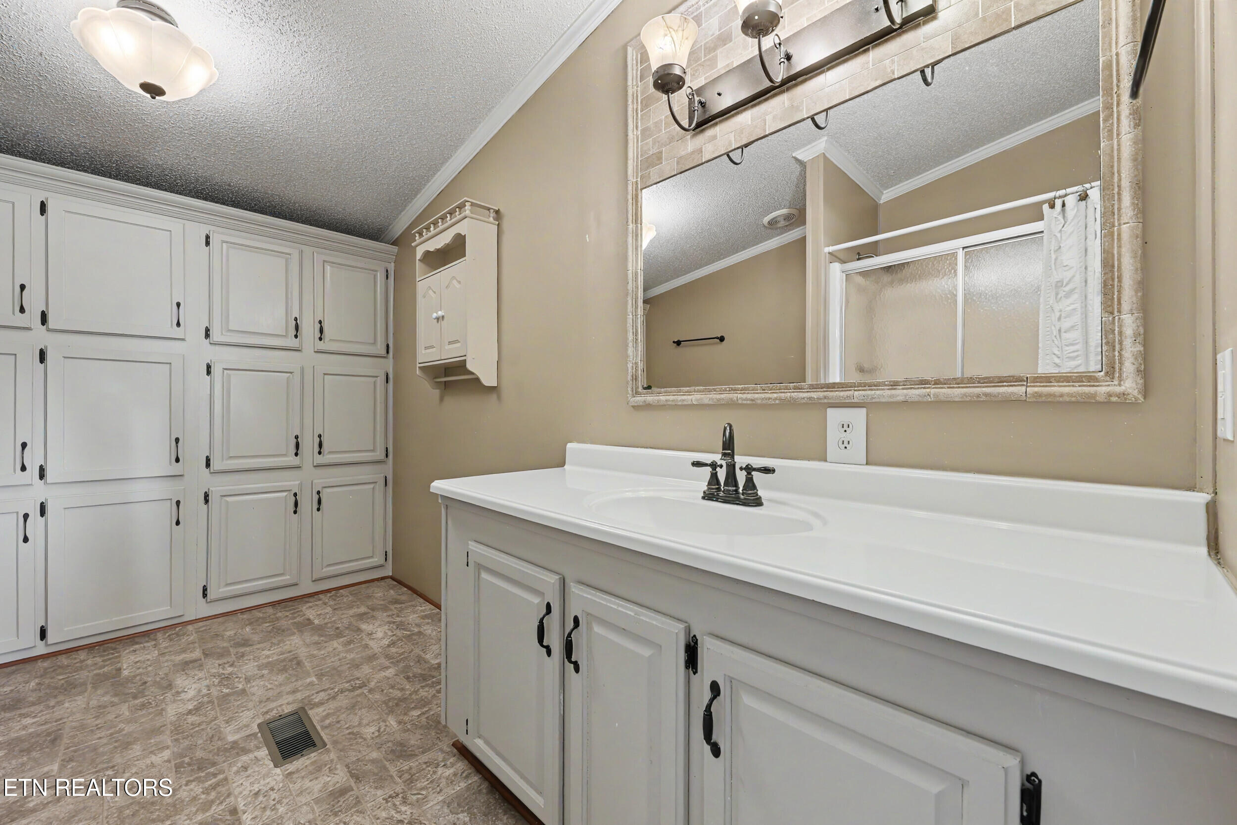 736 Susong Memorial Road Greeneville, TN 37743 - Photo 23 of 58 23_img_0475