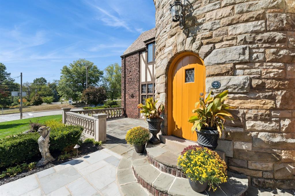 1247 Washington Road Pittsburgh, PA 15228 - Photo 3 of 41 Mt. Lebanon Historical Home, Pennsylvania bluestone patios
