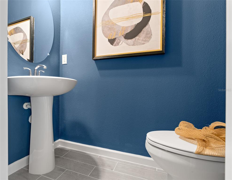 3639 Southeast 37th Ave Road Ocala, FL 34480 - Photo 38 of 61 a bathroom with a toilet