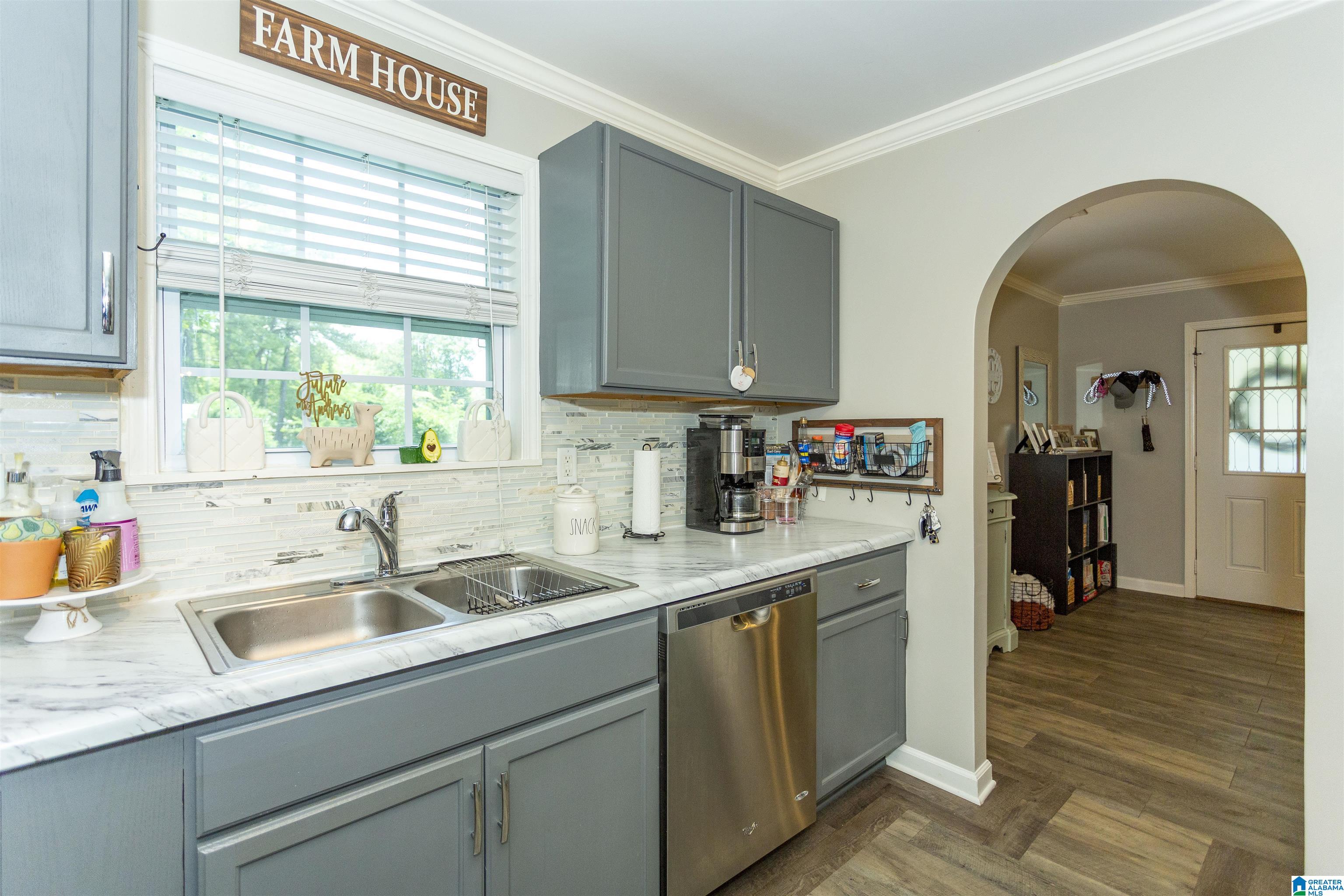 405 Wickstead Road Bessemer, AL 35023 - Photo 6 of 33
