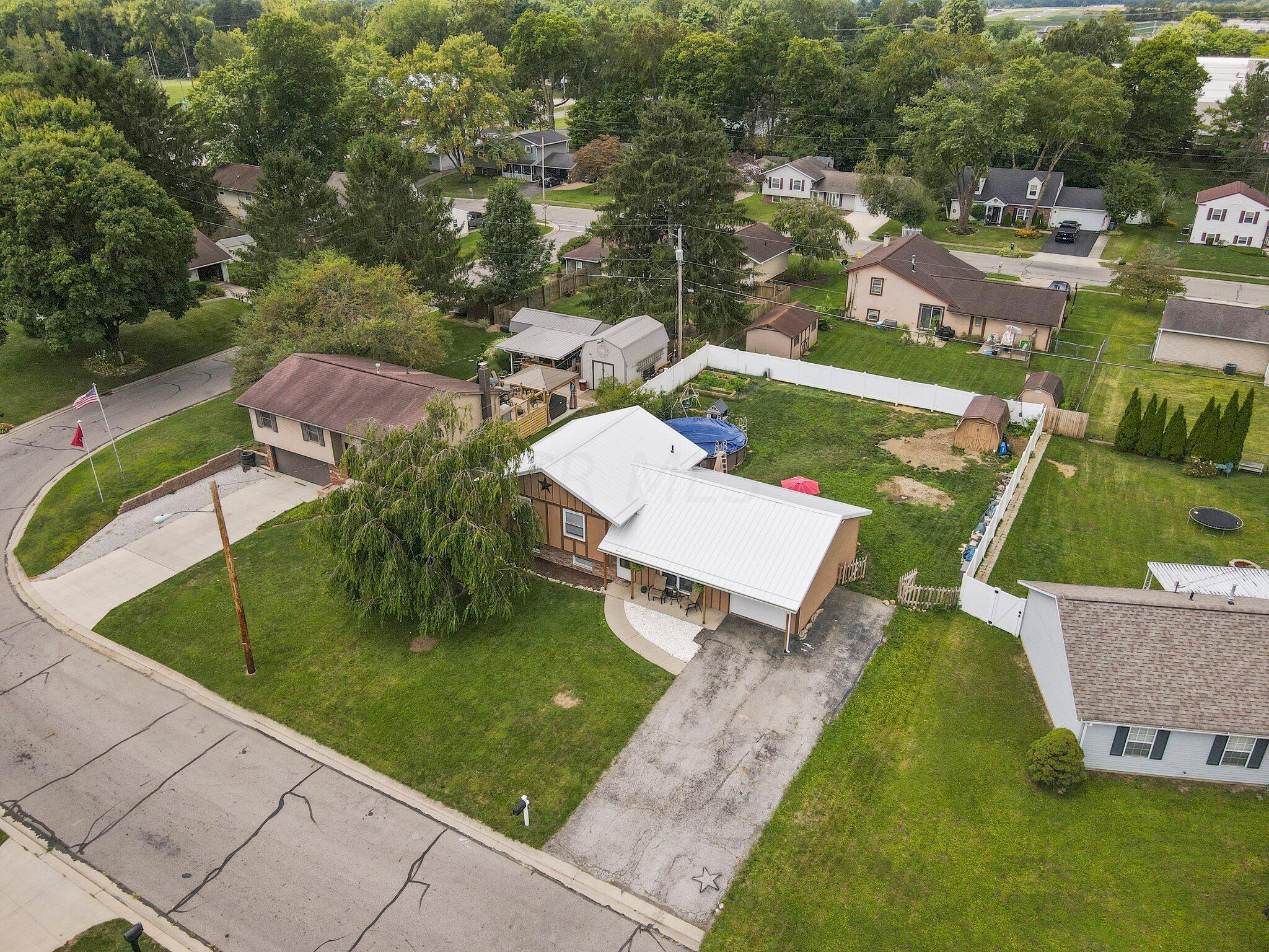 130 Rae Court Heath, OH 43056 - Photo 11 of 48 3-web-or-mls-DJI_0351