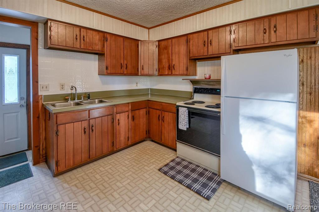 14267 Neff Road Clio, MI 48420 - Photo 16 of 26