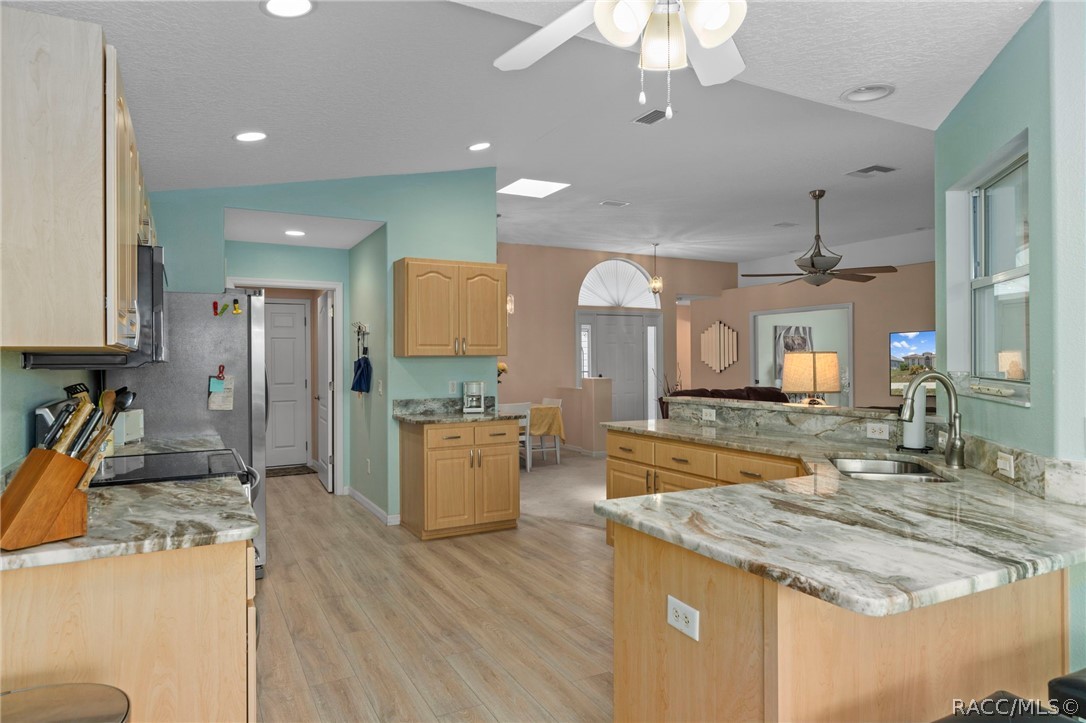 201 North Golf Harbor Path Inverness, FL 34450 - Photo 9 of 27