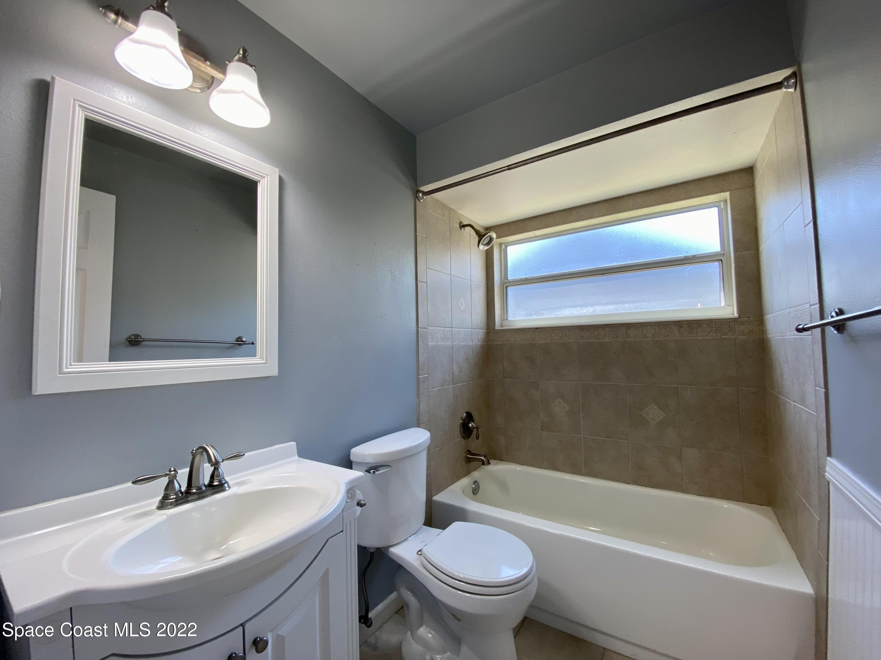 1843 Longleaf Road Cocoa, FL 32926 - Photo 17 of 21 2nd bathroom