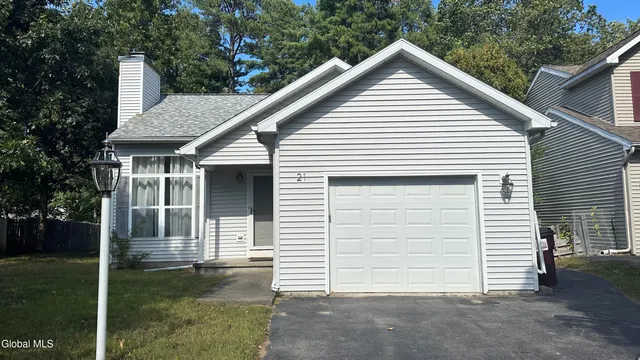 $2,700 | 21 Skylark Drive, Milton, NY 12020