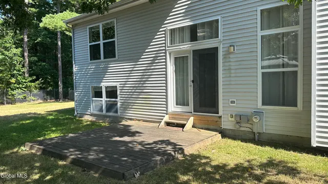 $2,700 | 21 Skylark Drive, Milton, NY 12020