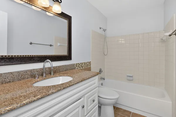 $225,000 | 1233 Wyndham Court, Unit 204, Palatine, IL 60074