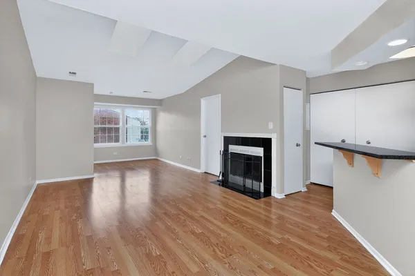 $225,000 | 1233 Wyndham Court, Unit 204, Palatine, IL 60074
