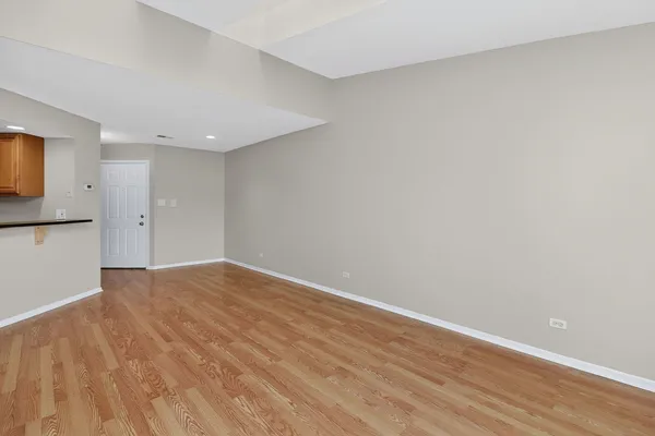 $225,000 | 1233 Wyndham Court, Unit 204, Palatine, IL 60074