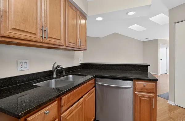 $225,000 | 1233 Wyndham Court, Unit 204, Palatine, IL 60074