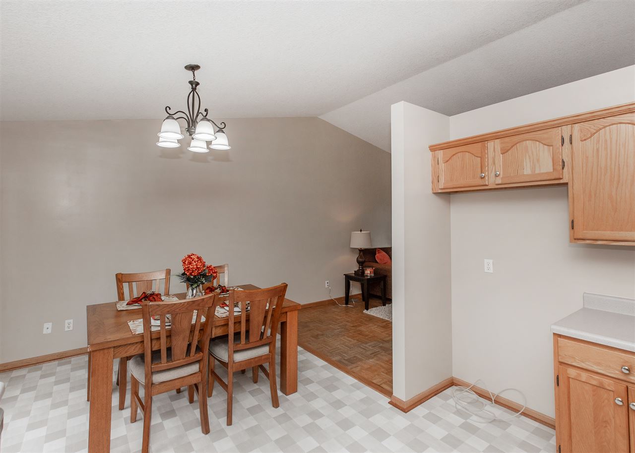 6146 Appomattox Road Davenport, IA 52806 - Photo 9 of 24 Gallery Image 9