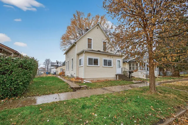 $229,900 | 315 Osceola Avenue South, St. Paul, MN 55102