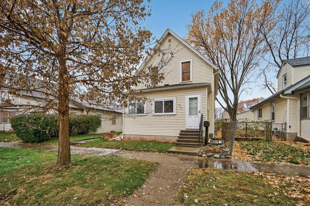 $229,900 | 315 Osceola Avenue South, St. Paul, MN 55102