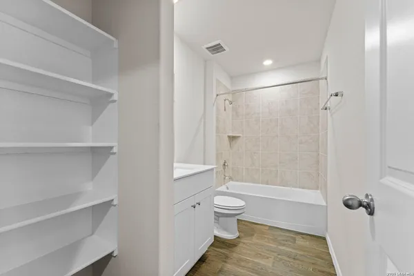$355,000 | 3215 Davis Trace, San Antonio, TX 78245