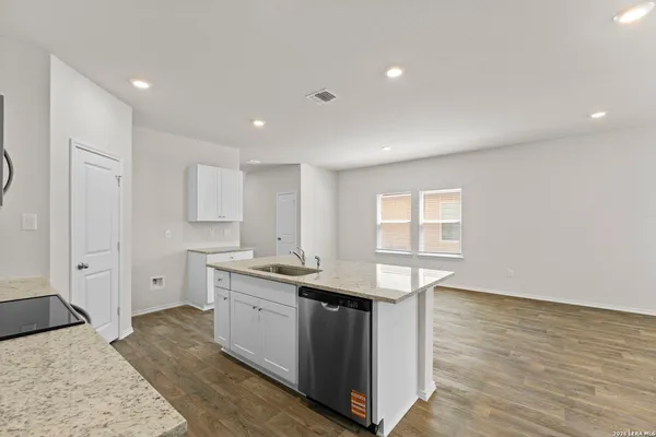 $355,000 | 3215 Davis Trace, San Antonio, TX 78245