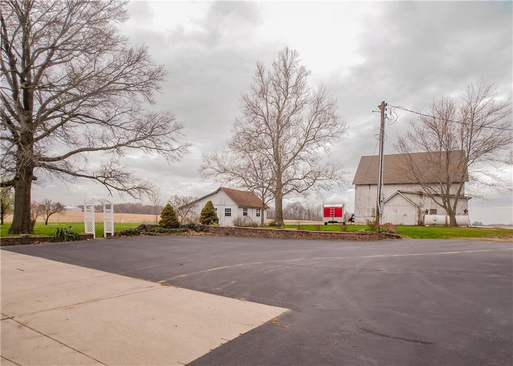22302 Lamong Road Sheridan, IN 46069 - Photo 9 of 33