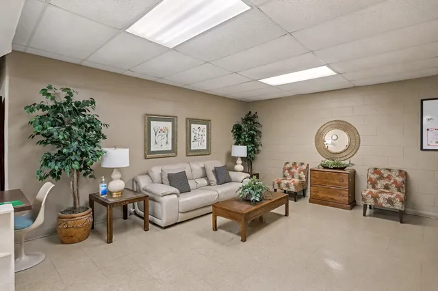 $69,000 | 1960 North Parkway, Unit 411, Memphis, TN 38112