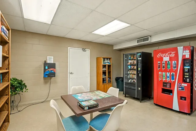 $69,000 | 1960 North Parkway, Unit 411, Memphis, TN 38112