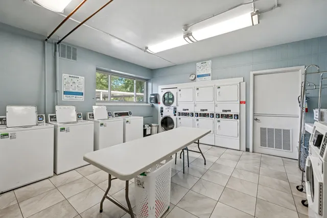 $69,000 | 1960 North Parkway, Unit 411, Memphis, TN 38112