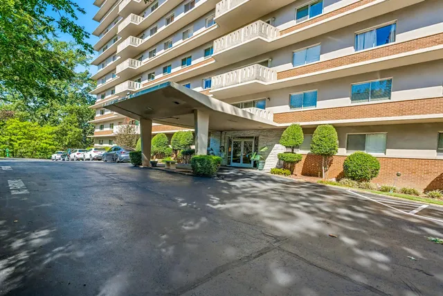 $69,000 | 1960 North Parkway, Unit 411, Memphis, TN 38112