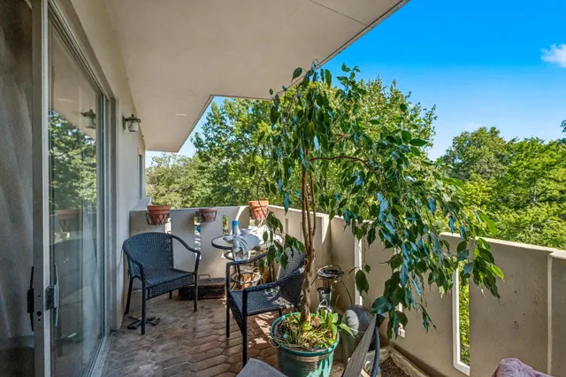 $69,000 | 1960 North Parkway, Unit 411, Memphis, TN 38112