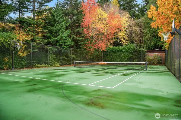 a view of a tennis court