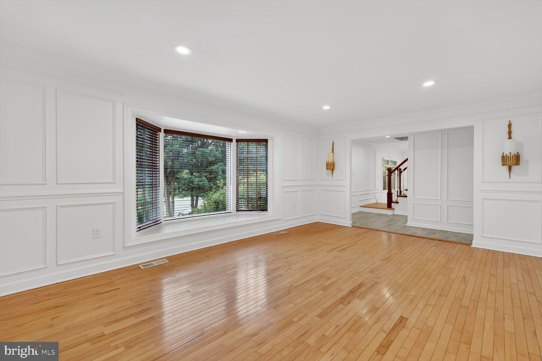 9534 Braddock Road Fairfax, VA 22032 - Photo 3 of 20