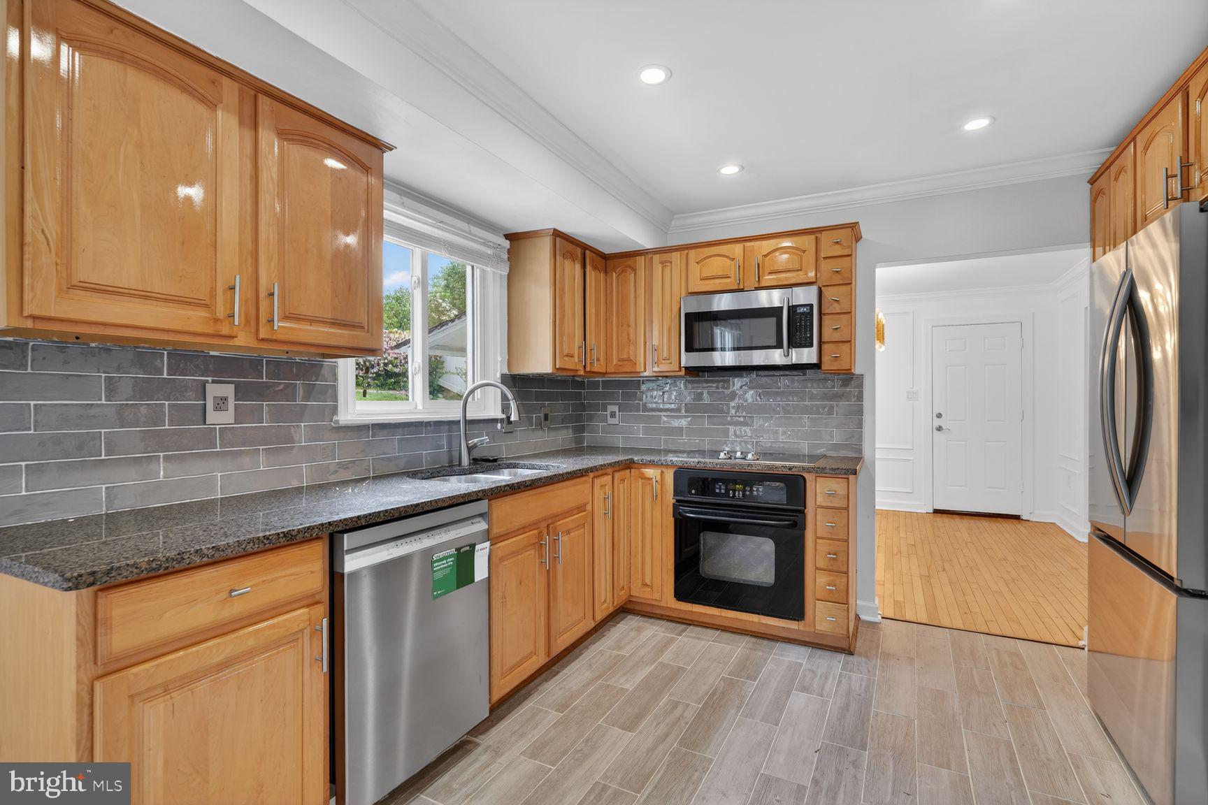 9534 Braddock Road Fairfax, VA 22032 - Photo 6 of 20