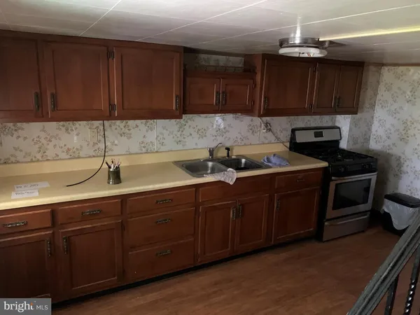 $695 | 1506 West Lynn Street, Coal Township, PA 17866