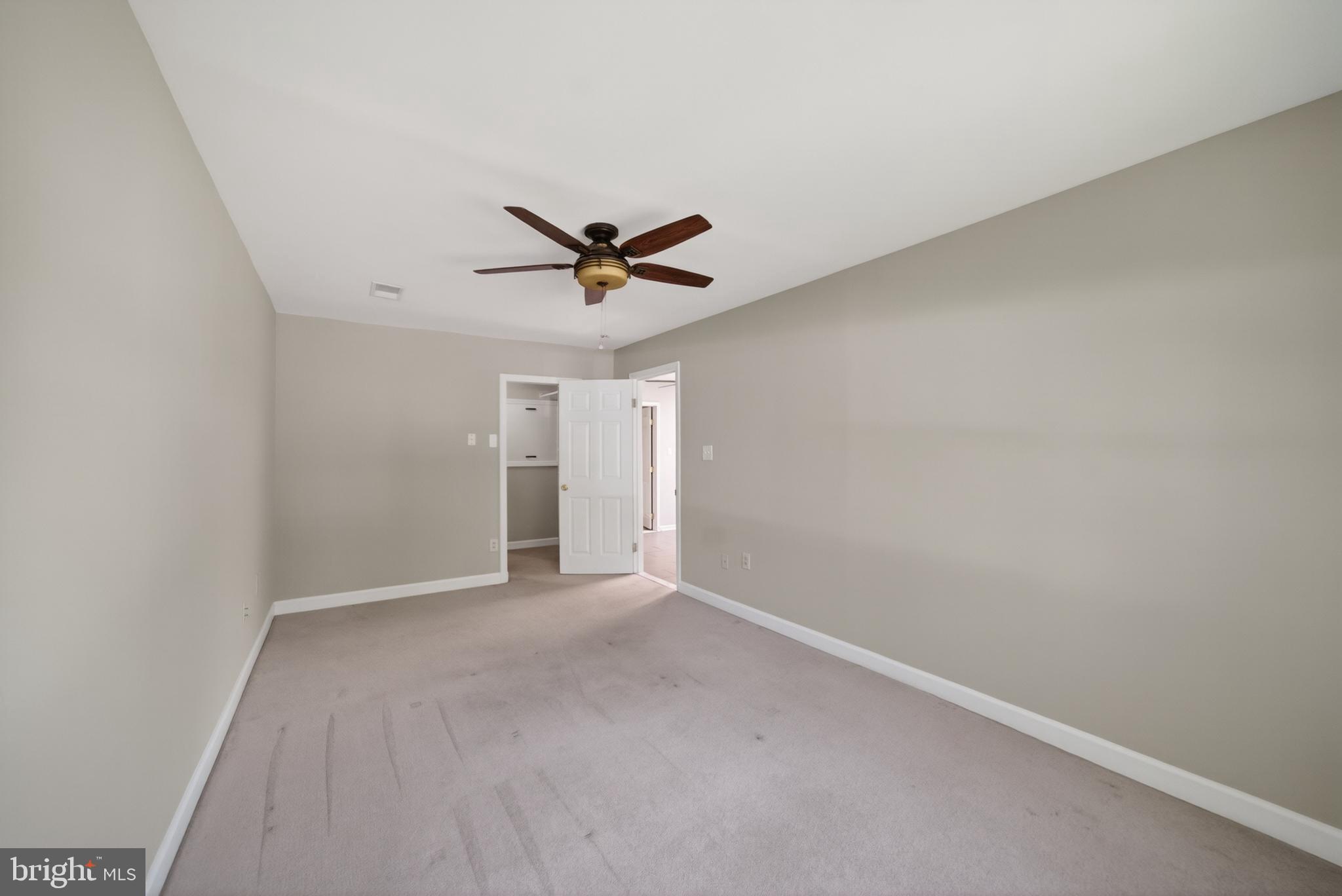 1023 South Hoga Road Sterling, VA 20164 - Photo 17 of 39