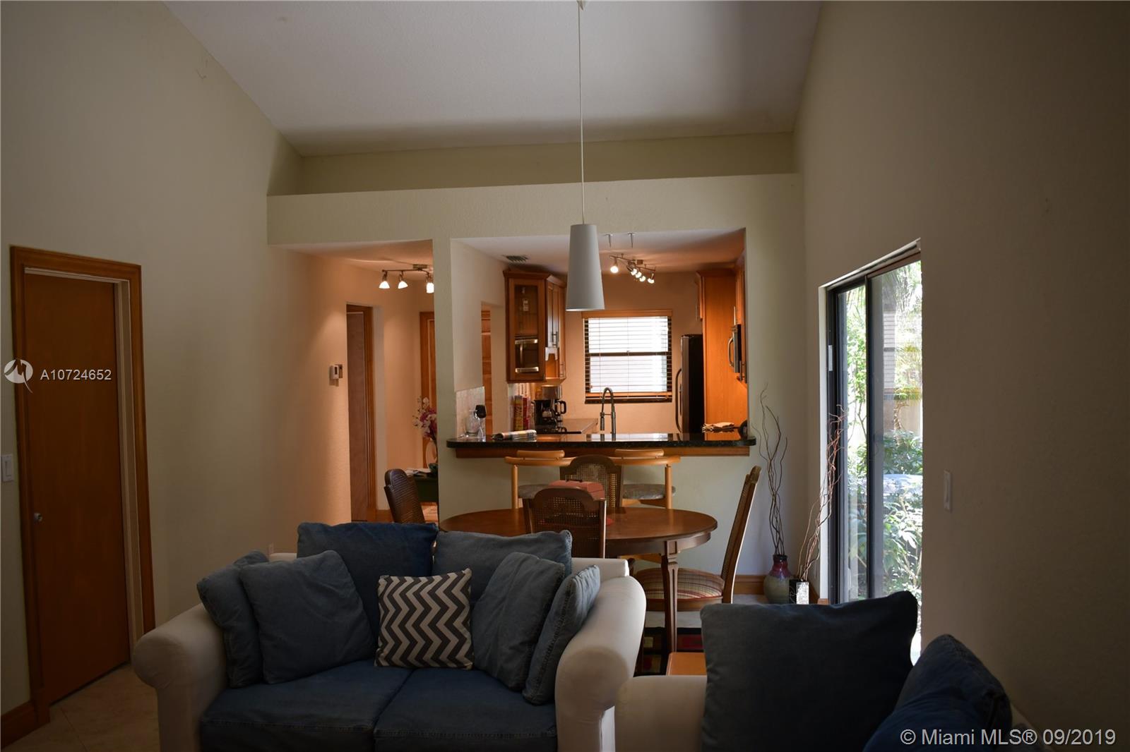 5541 Croydon Court Boca Raton, FL 33486 - Photo 11 of 32 Gallery Image 11