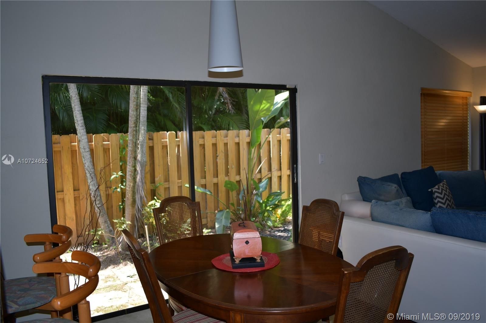 5541 Croydon Court Boca Raton, FL 33486 - Photo 12 of 32 Living Area