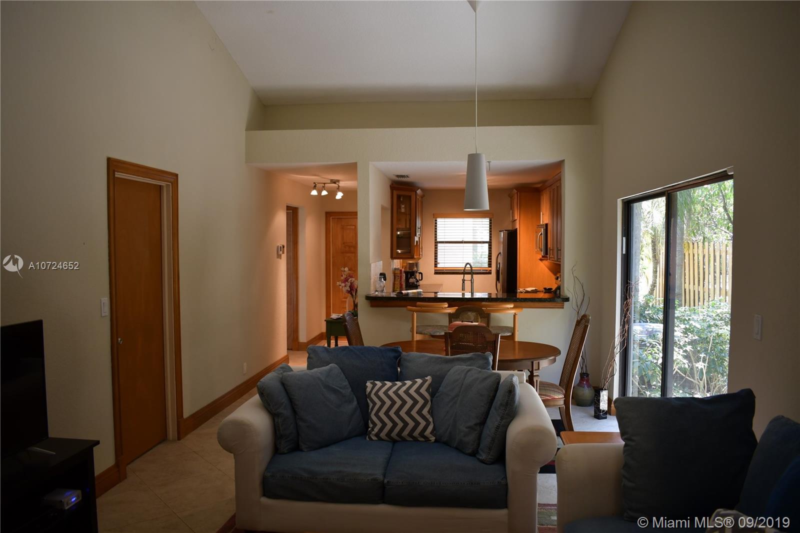5541 Croydon Court Boca Raton, FL 33486 - Photo 14 of 32 Gallery Image 14