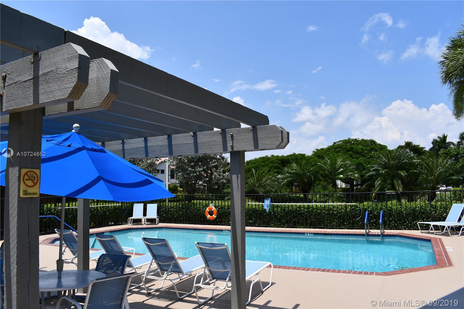 5541 Croydon Court Boca Raton, FL 33486 - Photo 27 of 32 Community Pool and Patio