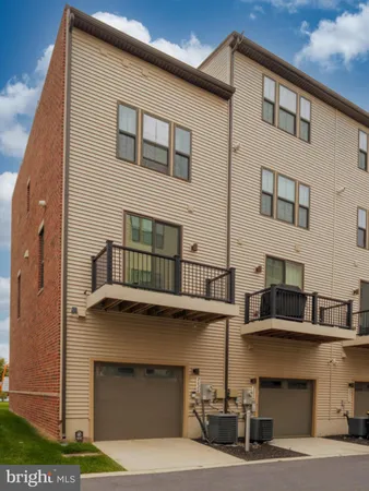$3,300 | 2828 Arts Vista Boulevard, Suitland, MD 20746